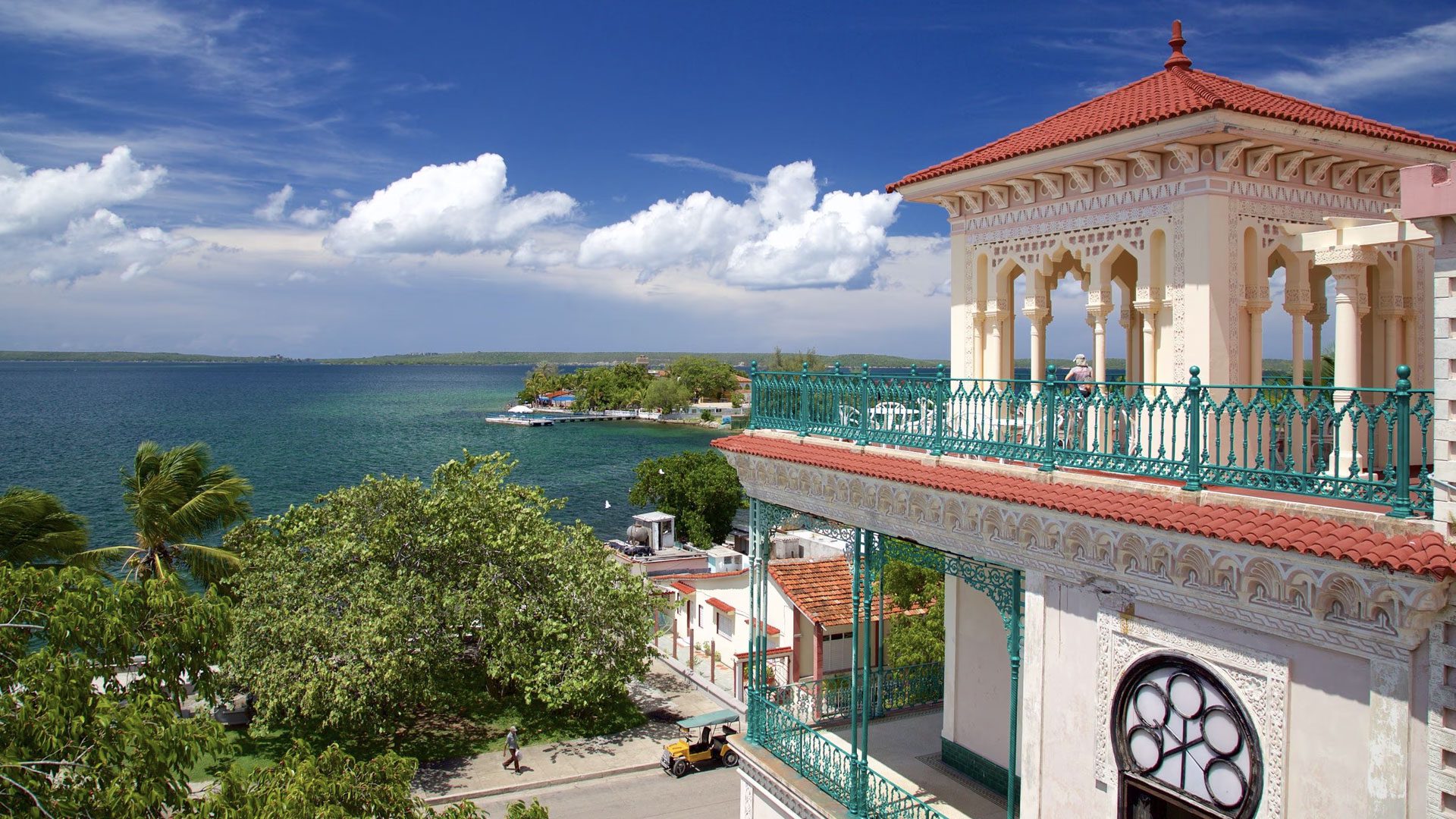 Vistas del mar en Varadero desde un edificio